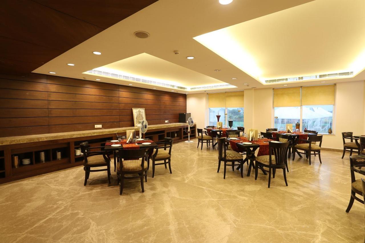 Tivoli Royal Palace Janauli 外观 照片