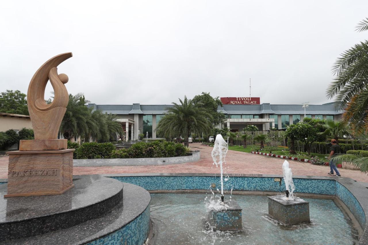 Tivoli Royal Palace Janauli 外观 照片