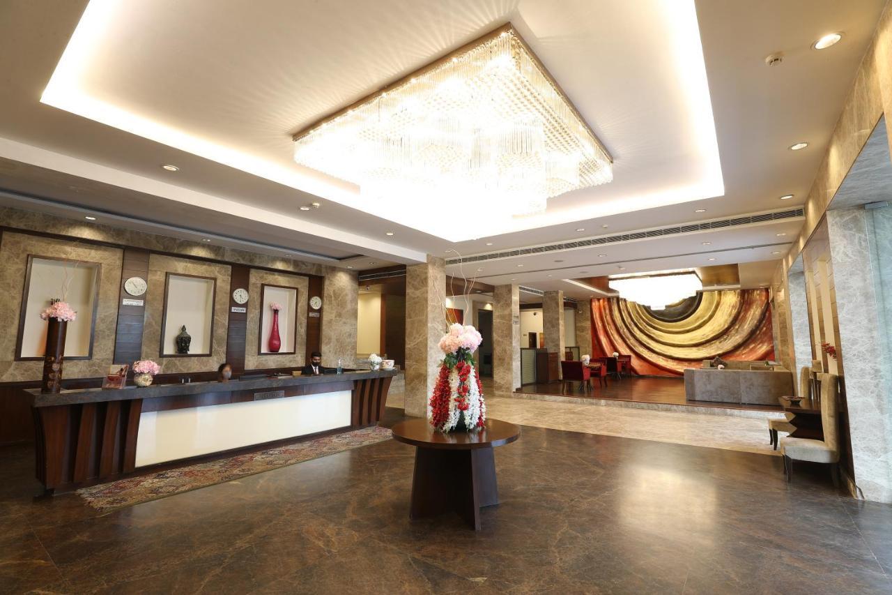 Tivoli Royal Palace Janauli 外观 照片