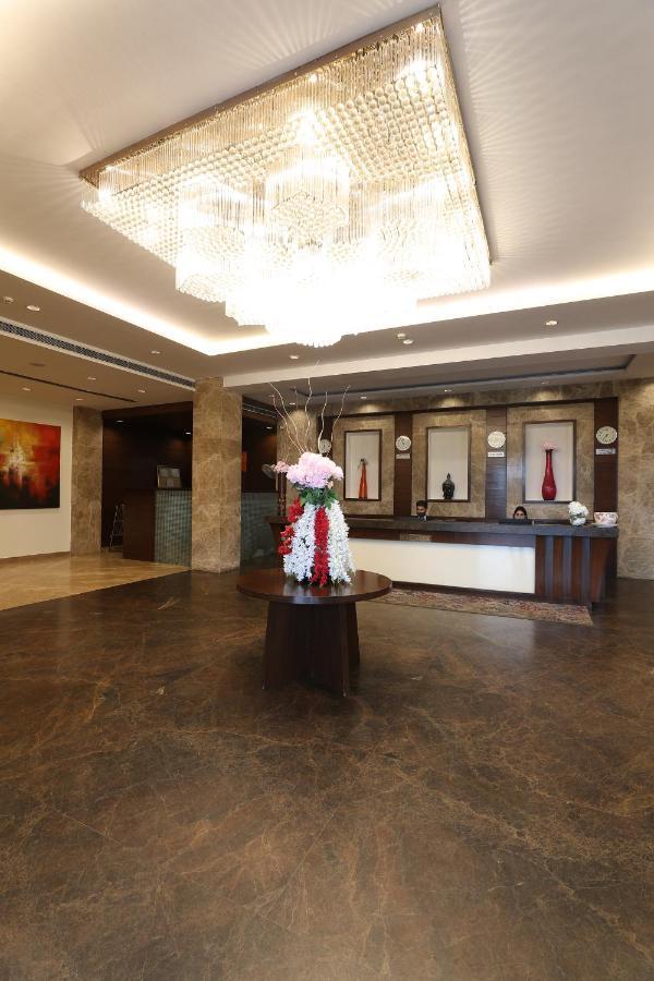 Tivoli Royal Palace Janauli 外观 照片