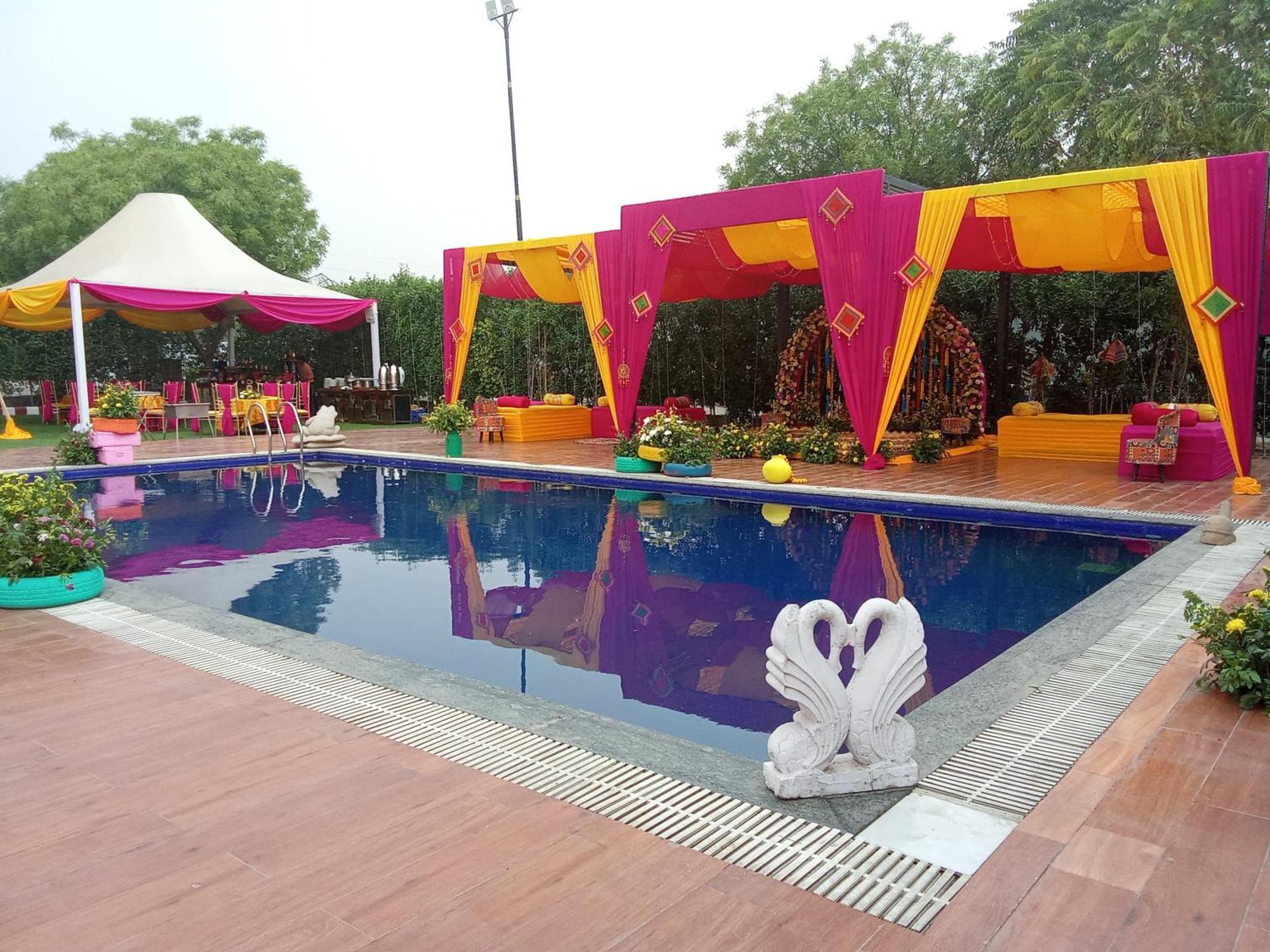 Tivoli Royal Palace Janauli 外观 照片